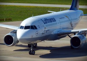 Lufthansa am Flughafen Lissabon