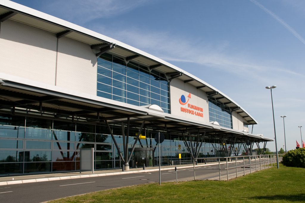 Airport Rostock Laage Parken Verfügbarkeit www.flughafen.tips