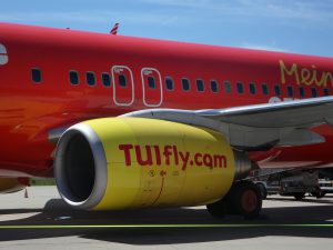 TUI Fly am Flughafen Faro