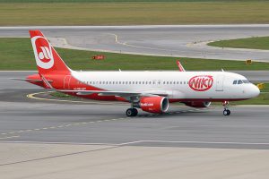 Niki am Flughafen Madeira