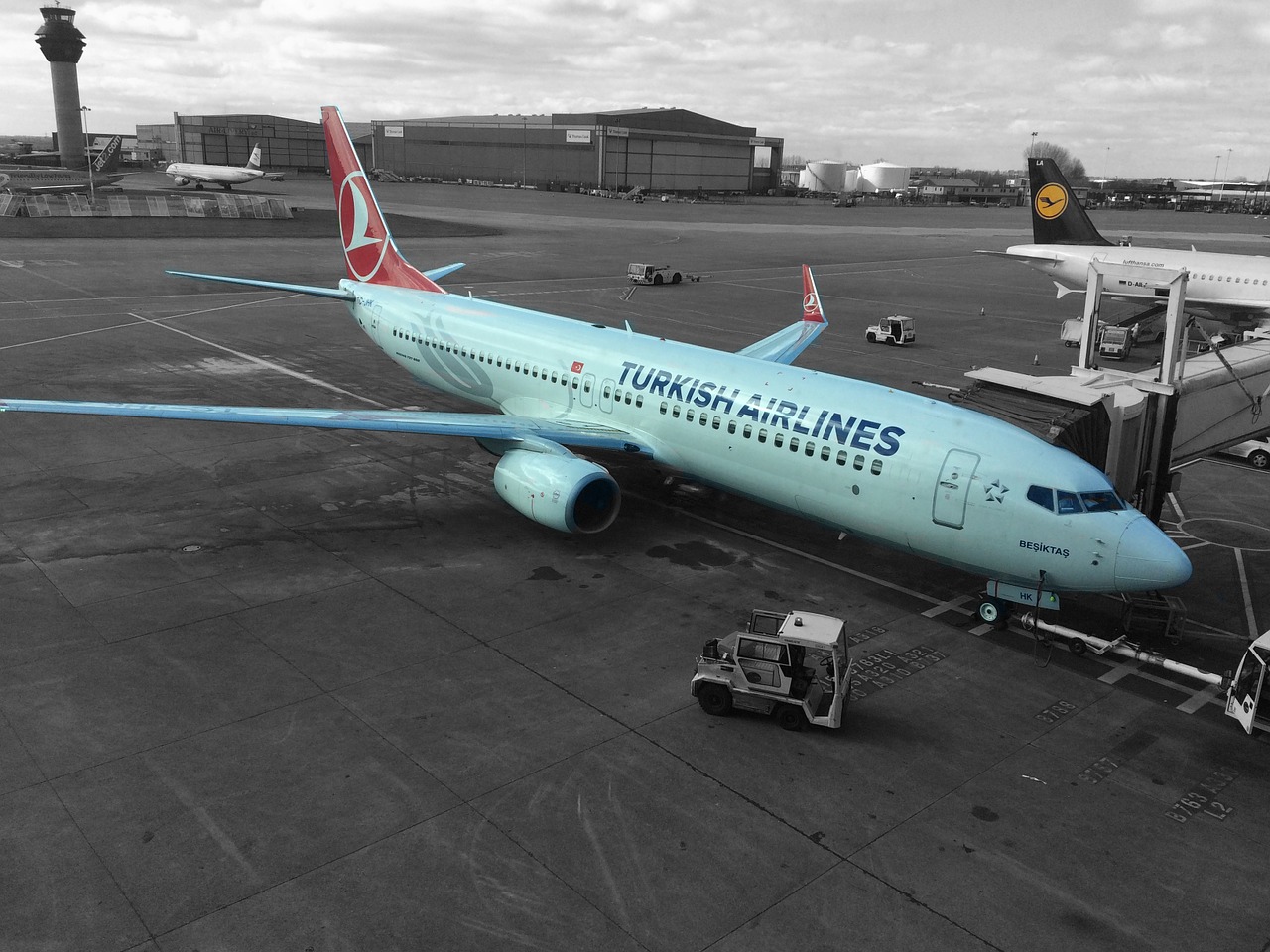 Flug Stuttgart - Istanbul Turkish Airlines www.flughafen.tips